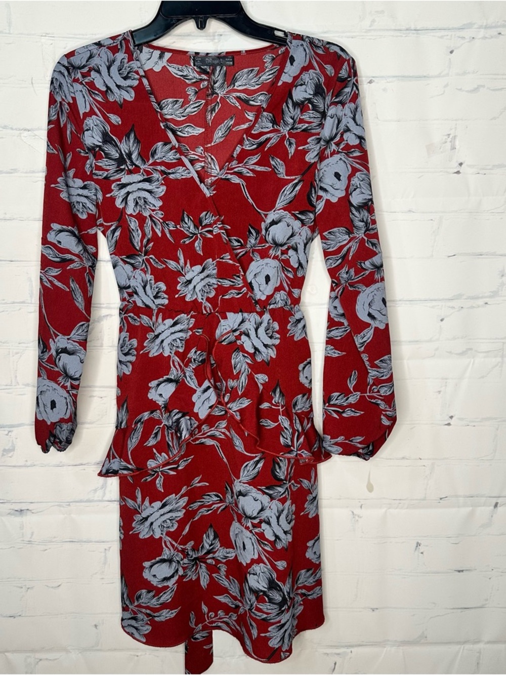 Women’s Buguest Size Medium Multi Color Long Sleeve Wrap Dress